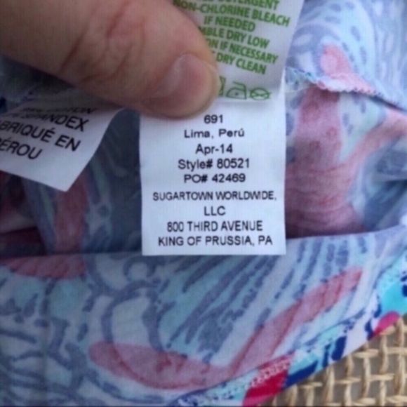 Lilly Pulitzer Tabby Tank She Sells Shells - Picture 9 of 10